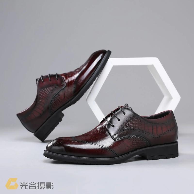 灰色皮鞋怎么搭配衣服