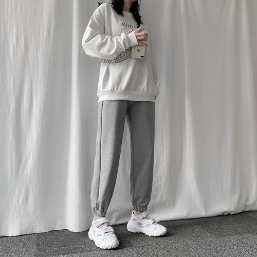 灰色打底长裤怎么搭配