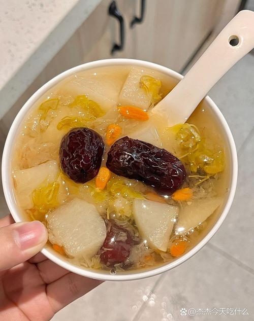 秋天皮肤干燥吃什么