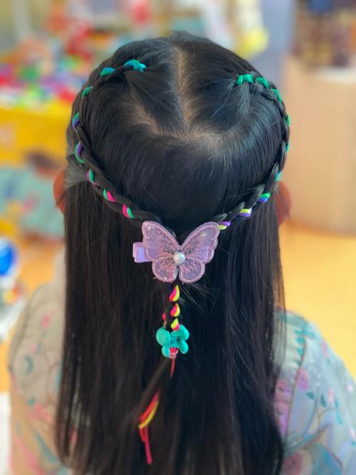 女宝最新流行剪什么发型