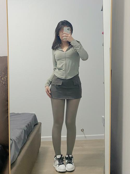 秋季短裤怎么搭配鞋子