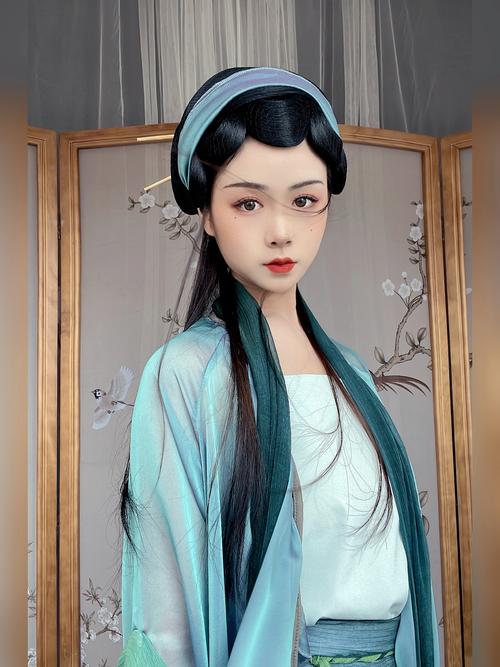 最新版青蛇发型怎么梳