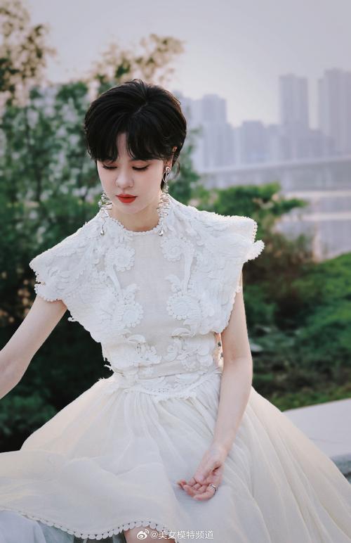 郁可唯最新短发叫什么