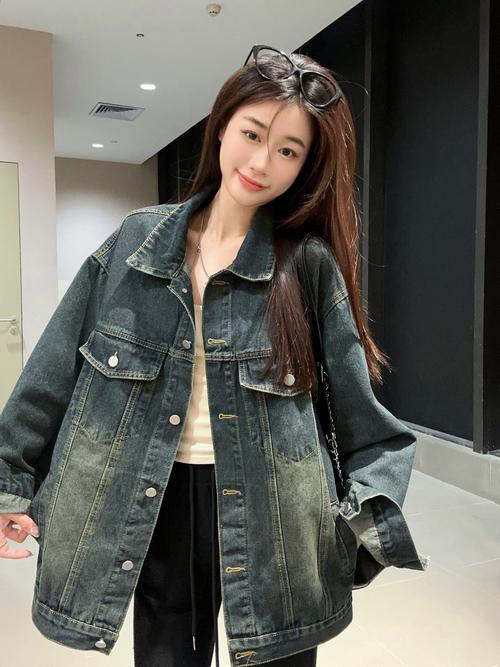 牛仔长上衣怎么搭配图片