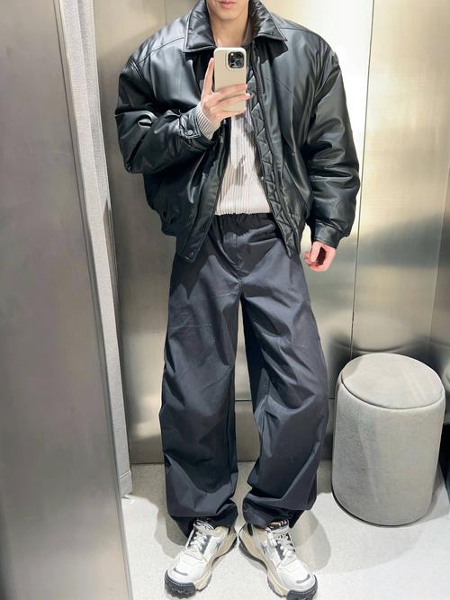 男生衣服鞋子怎么搭配图片
