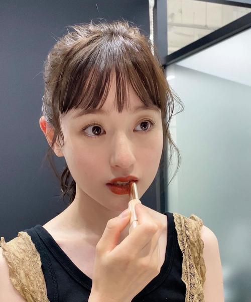 最新日式刘海怎么剪