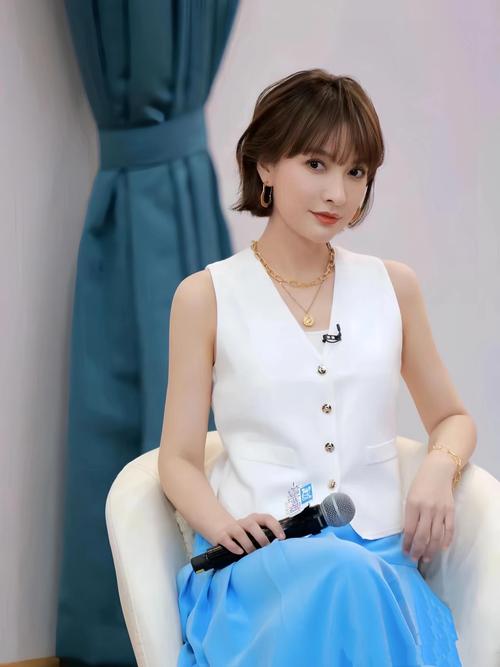 吴昕最新刘海怎么剪