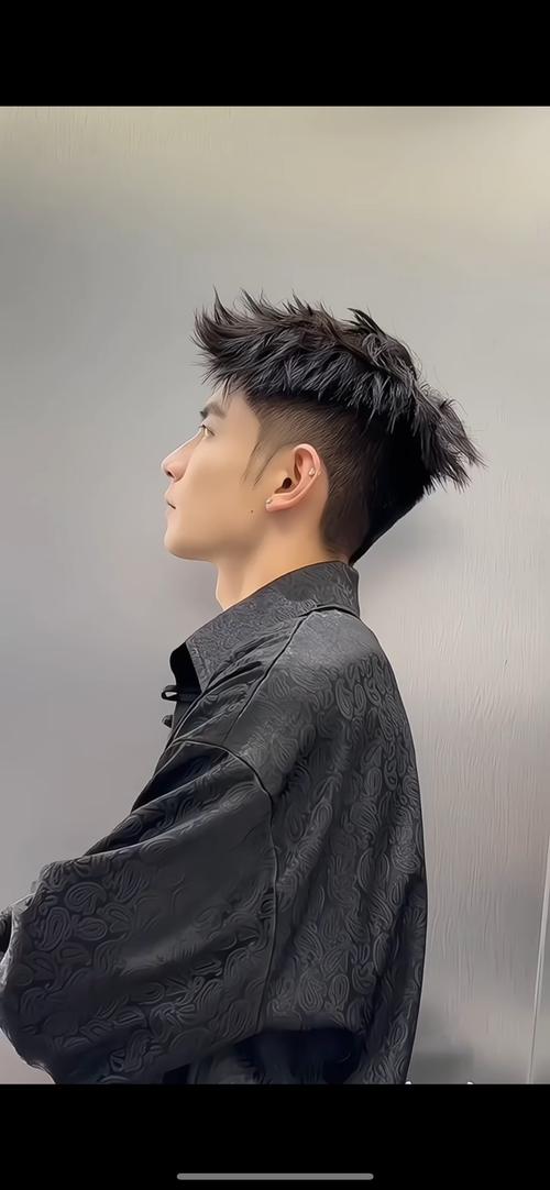 男生最新的发型叫什么