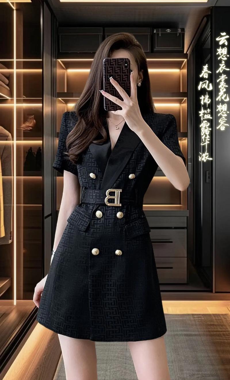 西服裙子怎么搭配图片大全