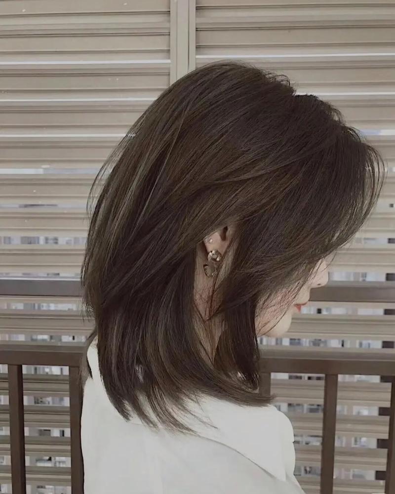 最新锁骨烫怎么打理