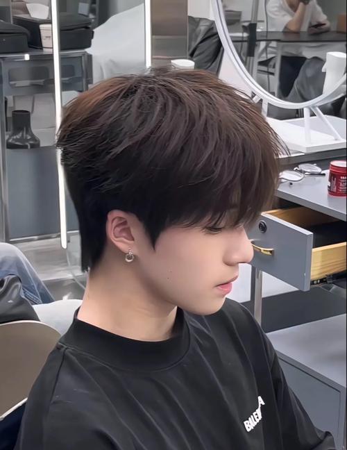 最新男士发型怎么剪