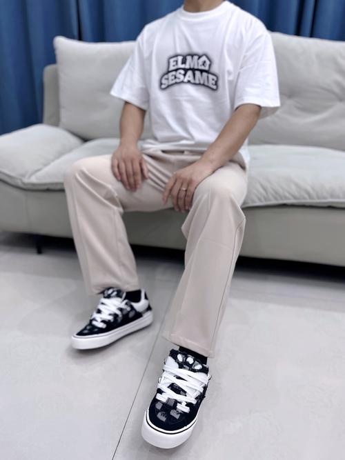 低帮布鞋怎么搭配