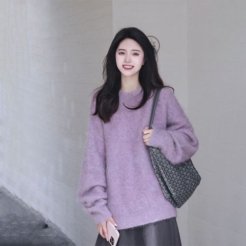 紫色的毛衣怎么搭配衣服