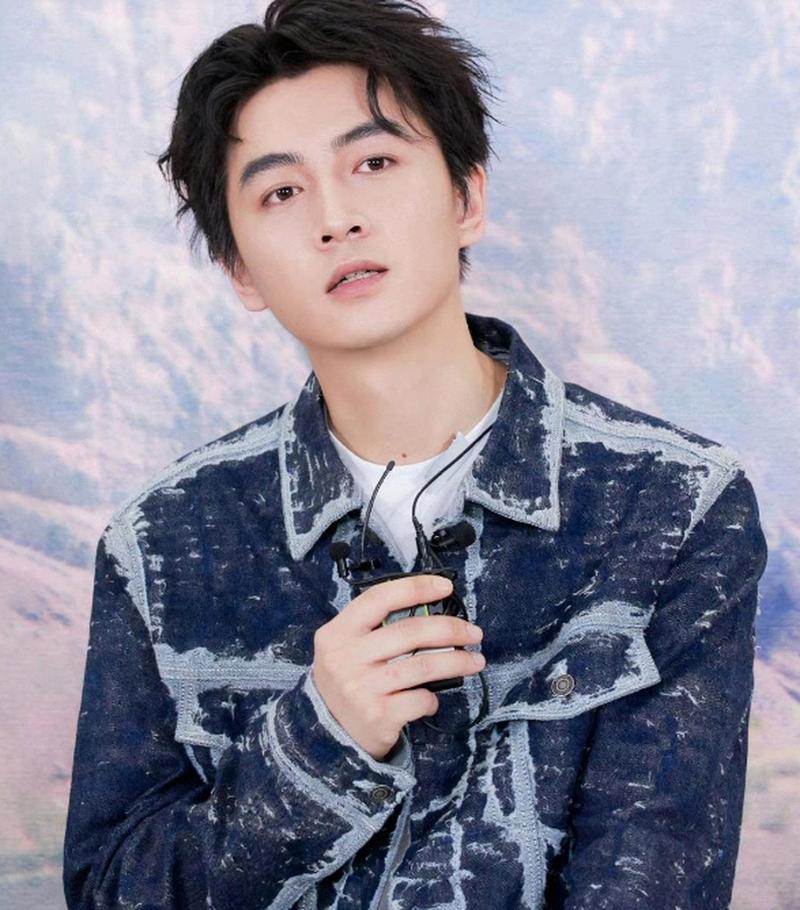 陈晓最新发型叫什么