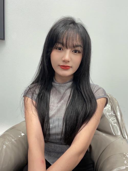 额发高适合什么发型