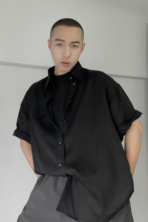 圆寸夏天怎么搭配衣服