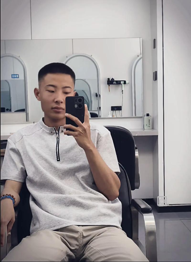 圆寸夏天怎么搭配衣服