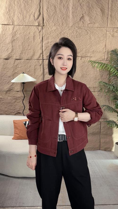 休闲短款外套怎么搭配图片大全