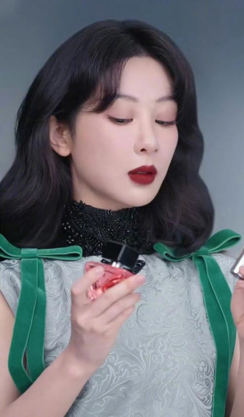 杨紫最新眉型叫什么