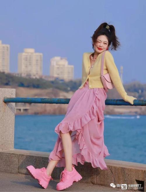 学生粉红色鞋怎么搭配衣服好看吗