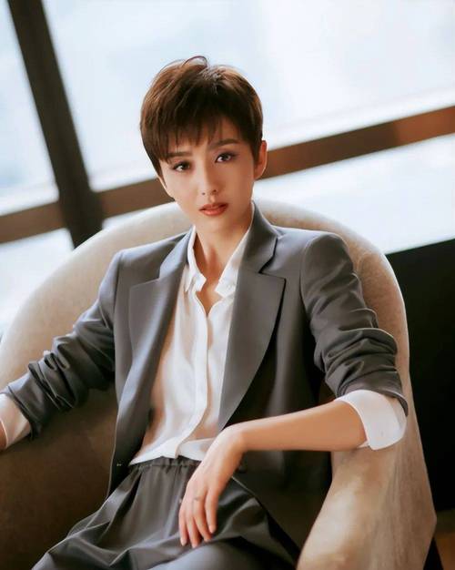 佟丽娅最新发型叫什么