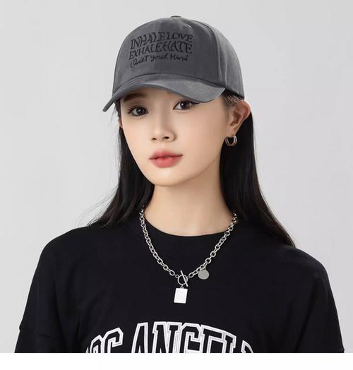 国字脸带什么帽子