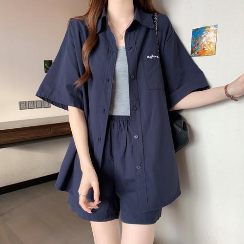 休闲宽松短款上衣怎么搭配什么裤子好看吗