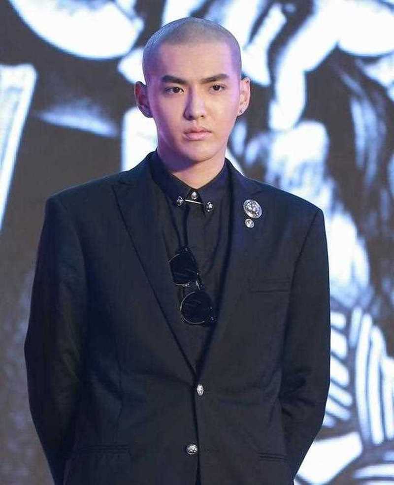 吴亦凡最新发型怎么抓
