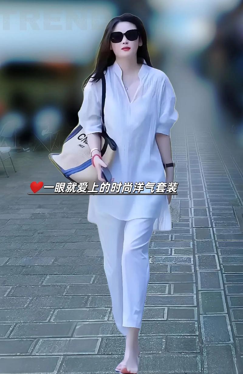 衬衣搭什么裤子好看