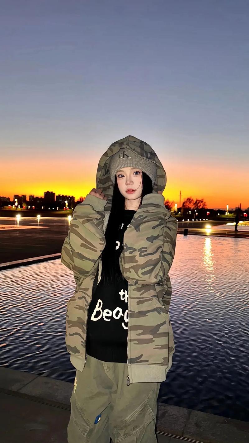 长迷彩外套怎么搭配