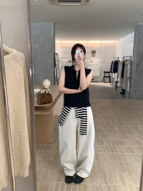 背心针织t恤怎么搭配外套