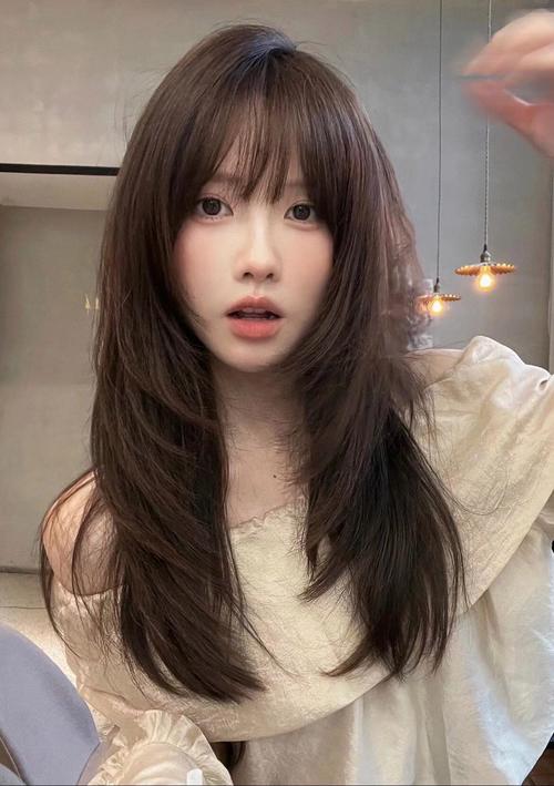 鹅型脸适合什么发型