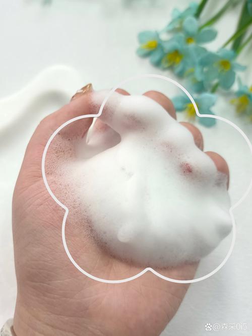 洗面奶用清水怎么洗好