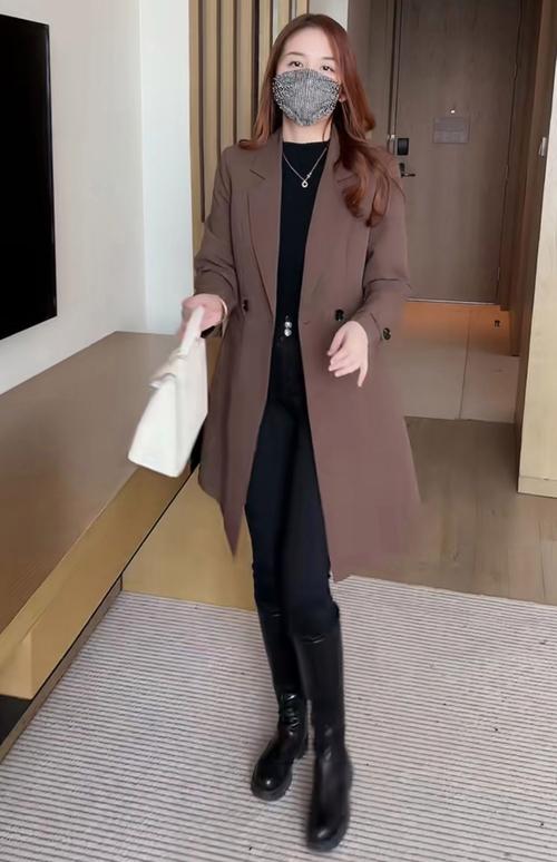 中长款毛呢风衣怎么搭配什么裤子好看图片
