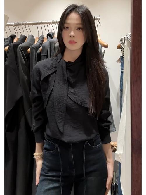 黑衬衫配什么领结