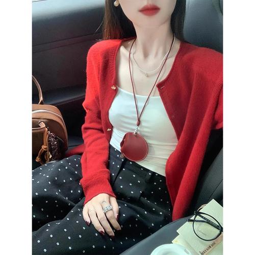 针织红色上衣怎么搭配衣服好看吗