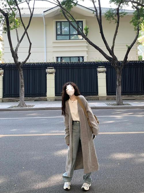 针织长款毛衣怎么搭配外套