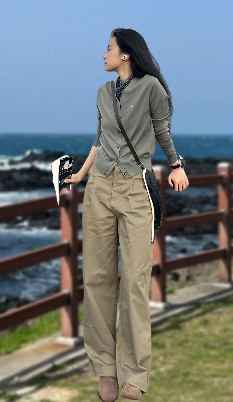 怎么休闲搭配衣服图片