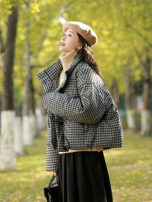 格子羽绒服怎么搭配图片