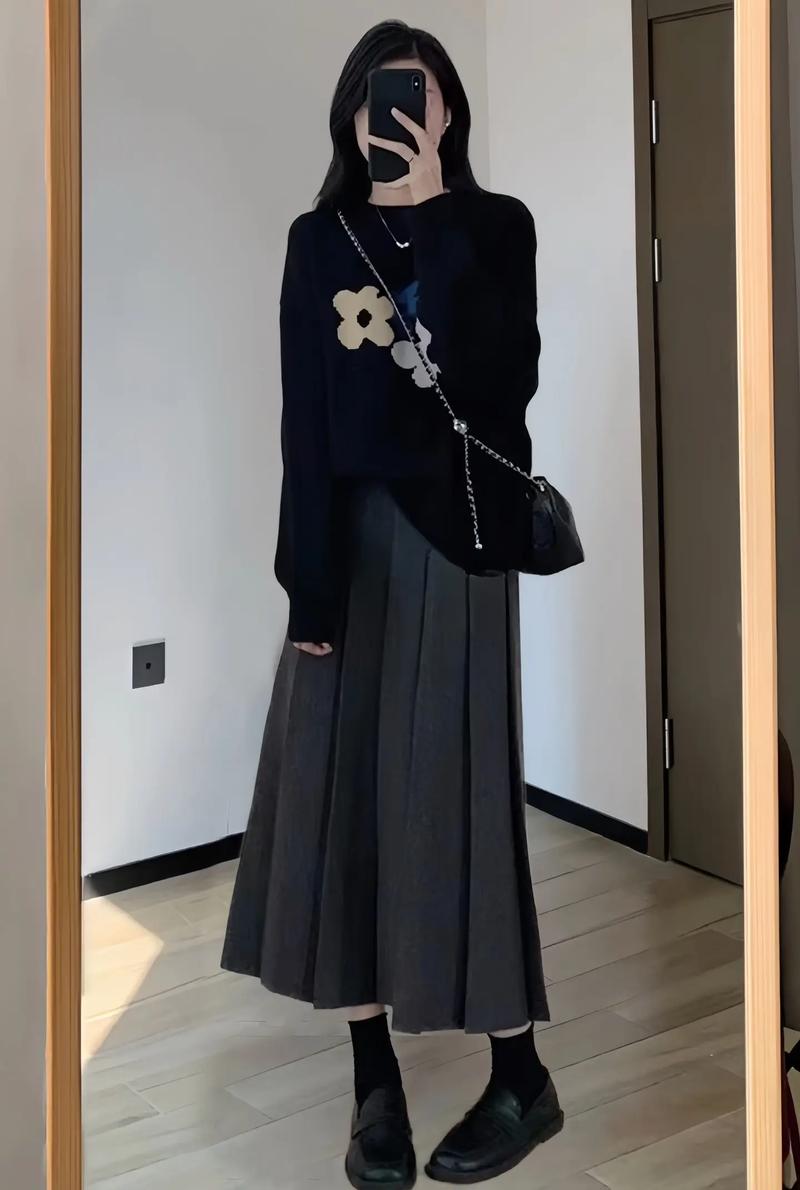 灰裙子怎么搭配外套