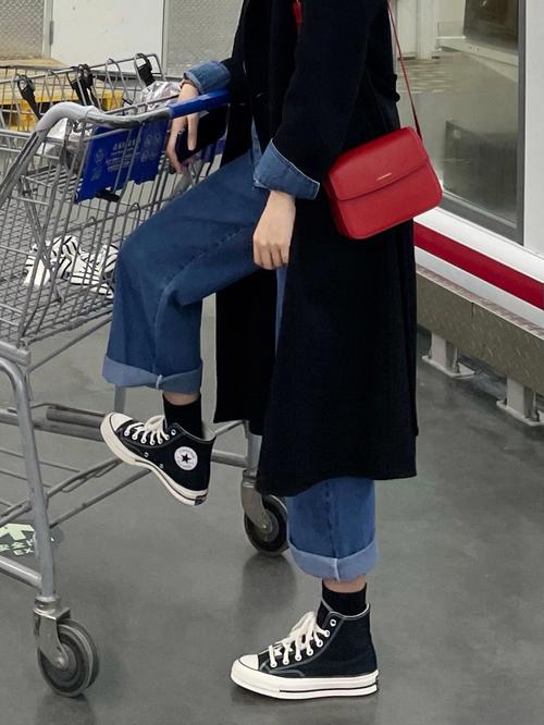 匡威帆布鞋怎么搭配裤子图片女