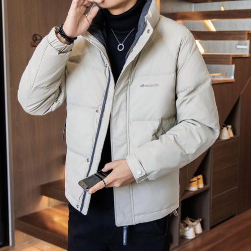 男士白色羽绒服怎么搭配裤子