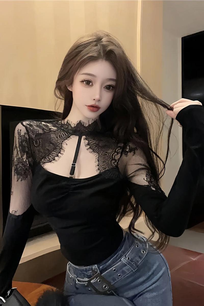 中长蕾丝打底怎么搭配