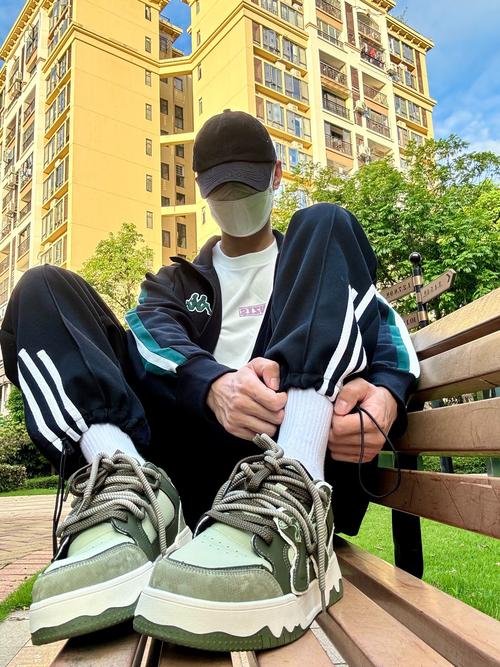 板鞋配什么裤子好看男