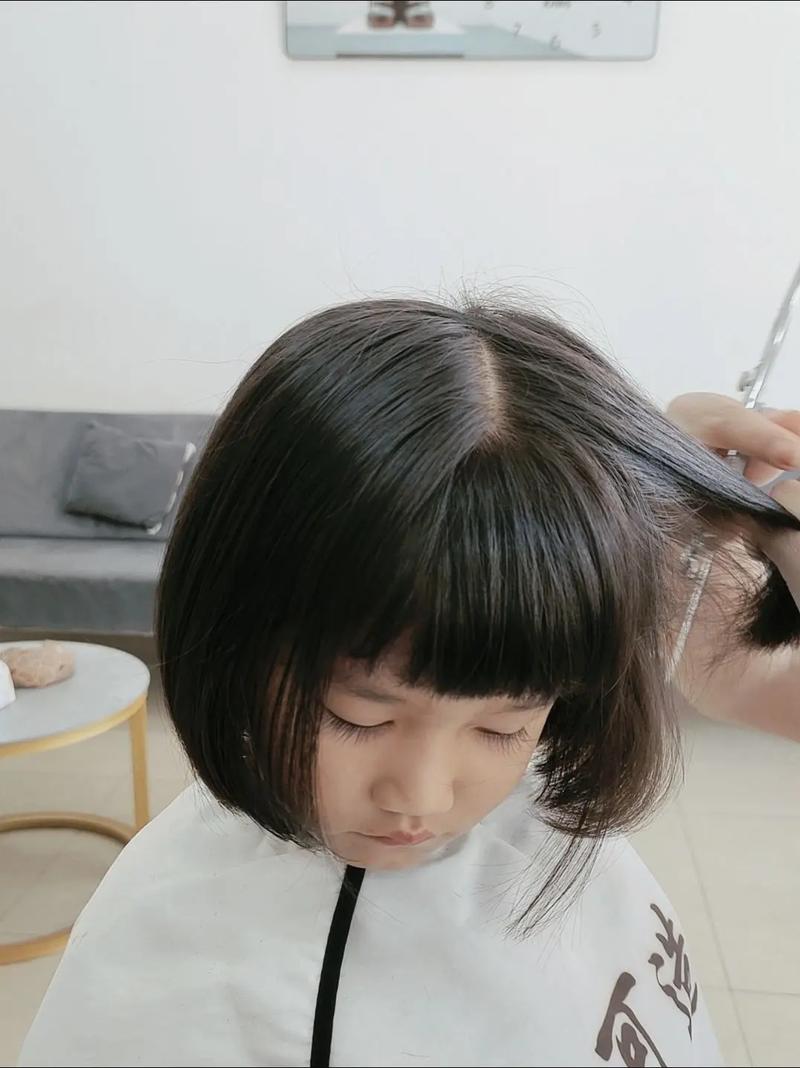 小女孩剪什么发型好看