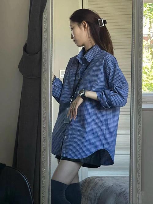蓝色格子衬衫冬天怎么搭配什么裤子好看图片