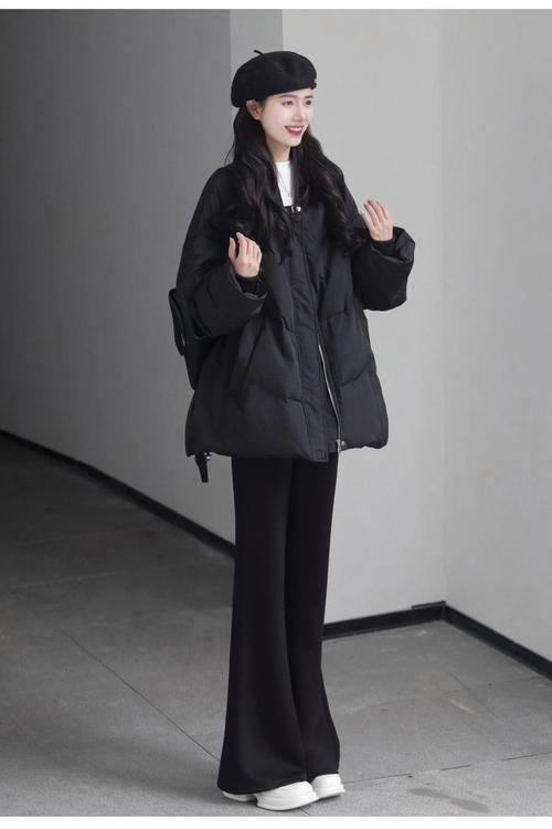 黑色西短上衣怎么搭配什么裤子图片