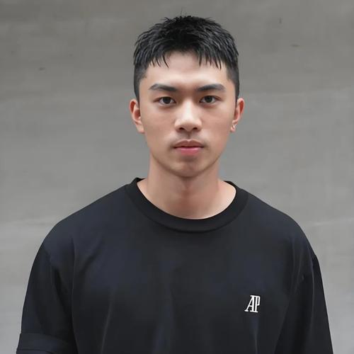 男生m型发际线适合什么发型