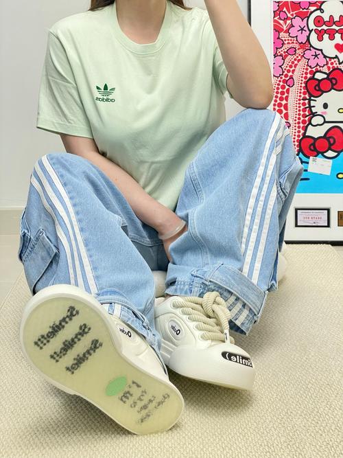 薄荷绿鞋子怎么搭配裤子