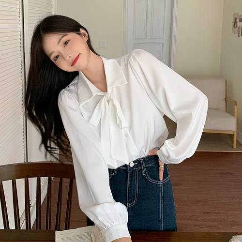 女人衬衫怎么搭配好看图片